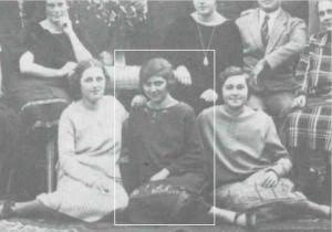Tanzkurs 1925; in der Mitte sitzend: Klothilde Freimark